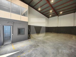 Lloguer Nau industrial a Passatge til·lers 9. Nau en lloguer a montgat