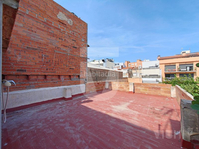 Foto d3d661ac-334b-4100-920c-695f131c690b. Edifici a Montgat