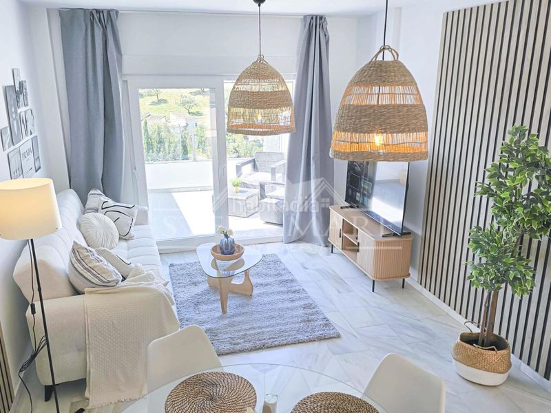 Foto 4ad02725-2415-44c3-9c09-5d7842e96fff. Casa adossada amb aparcament a Avda Pescia - Ctra de Frigiliana Nerja