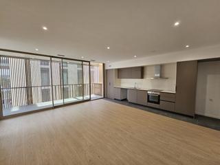 Rent Penthouse  Carrer d'alfons d'aragó