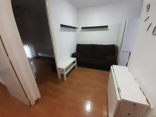 Lloguer Pis  Carrer dels comtes de bell-lloc. Piso de 3 habitaciones amueblado y equipado,zona sants