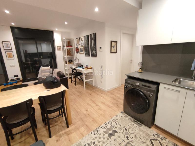 Foto 8dc80508-96ca-410a-87e9-b3c64d0821d9. Flat with heating in Mercat Rubí