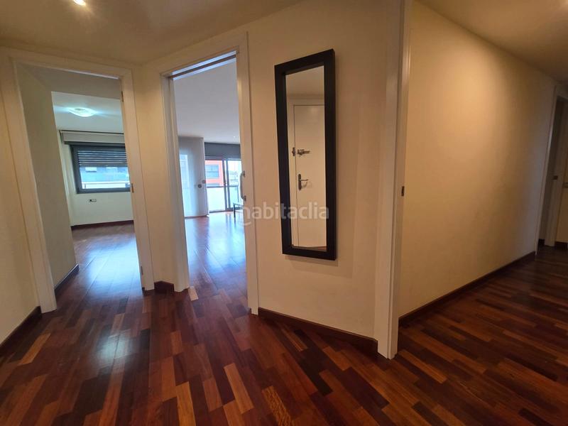 Foto 2277d518-06bc-4092-9694-f85f66bf1c10. Rent flat with heating parking pool in Fontsanta-Fatjó Cornellà de Llobregat