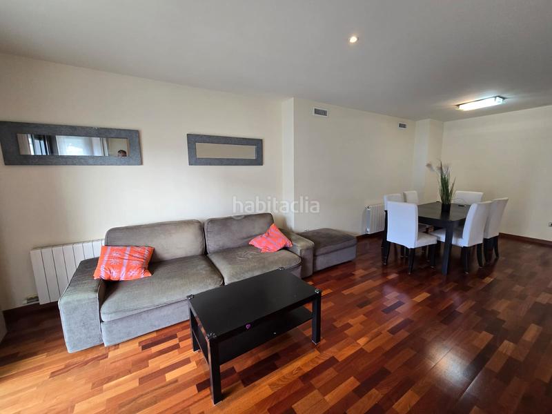 Foto 5b0b8dba-1849-48e7-8659-c33f0544718f. Rent flat with heating parking pool in Fontsanta-Fatjó Cornellà de Llobregat