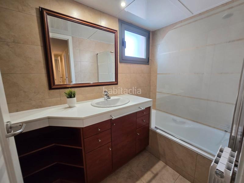 Foto 8083d39a-d663-48c5-8f1c-7410d9a05f11. Rent flat with heating parking pool in Fontsanta-Fatjó Cornellà de Llobregat