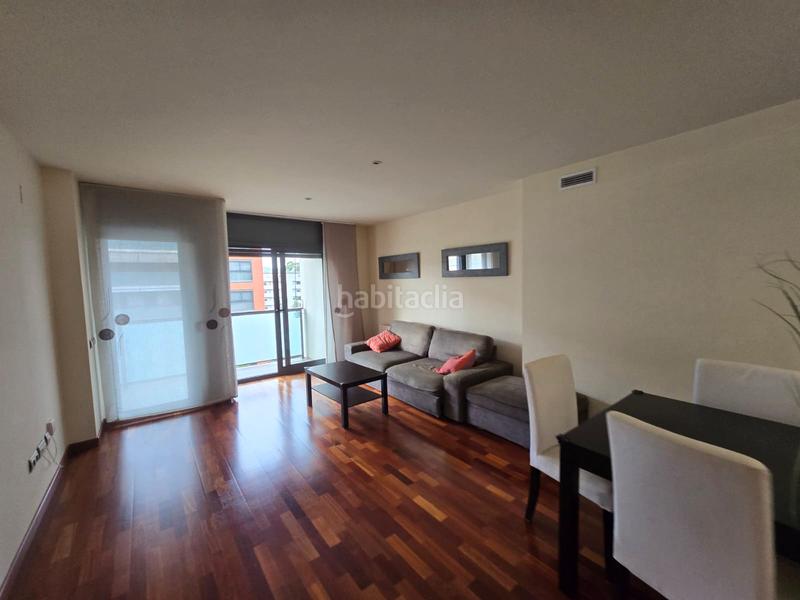 Foto 8ed3a631-5730-4ca8-aeeb-159cf934a1f9. Rent flat with heating parking pool in Fontsanta-Fatjó Cornellà de Llobregat