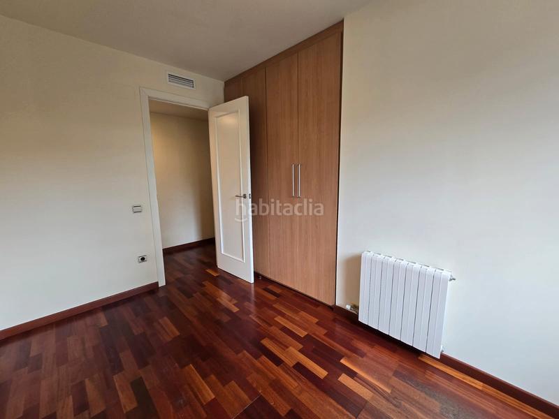 Foto b14953bc-862a-4c69-b84d-c09b844f030d. Rent flat with heating parking pool in Fontsanta-Fatjó Cornellà de Llobregat