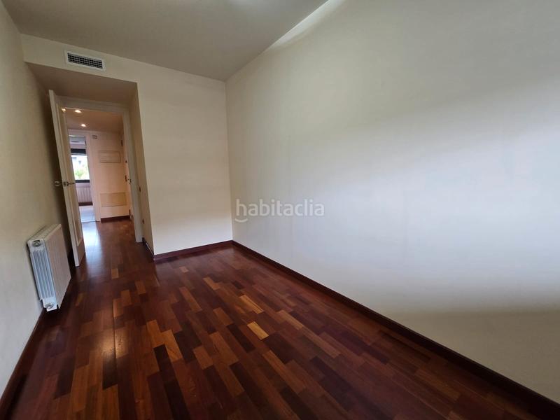 Foto f4763e81-7a06-4444-9751-0b0ccda60c77. Rent flat with heating parking pool in Fontsanta-Fatjó Cornellà de Llobregat