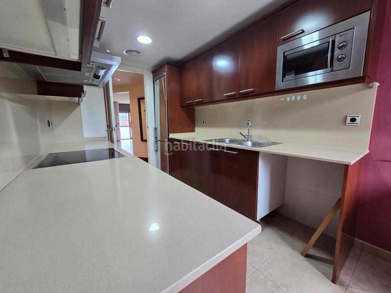 Foto f7a7a175-128e-4621-870c-42c6289ddc49. Rent flat with heating parking pool in Fontsanta-Fatjó Cornellà de Llobregat