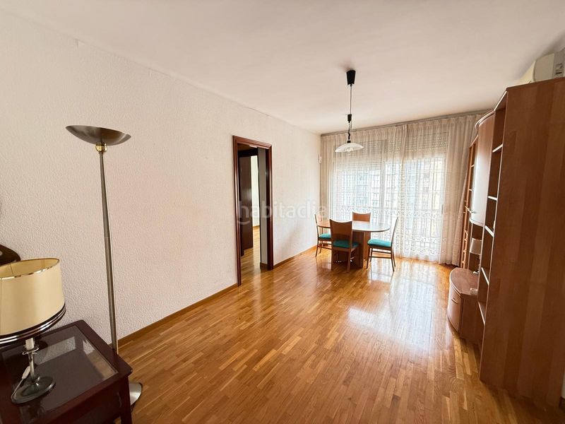 Foto 0bfb74a2-ba73-4d60-923d-07771ffd5dbf. Pis a Sants Barcelona