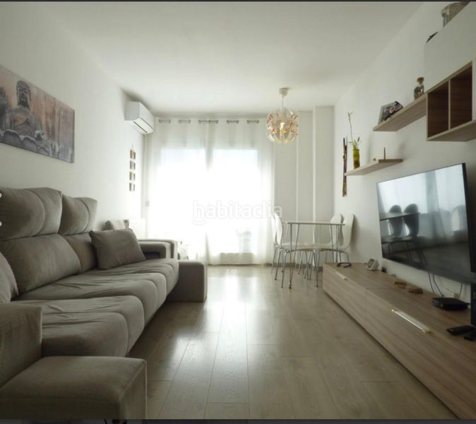 Foto cdc6cd1b-10de-46ed-a51b-252bd719303f. Piso en Centre Salt