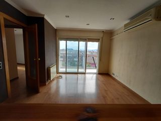 Lloguer Pis  Avinguda catalunya. Magnífico piso con parquing de 2 habitaciones sin muebles. ascen