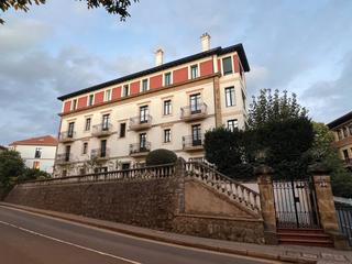 Location Appartement  Avenida algortako etorbidea 20. Neguri. bajo con jardin 2 dormitorios.
