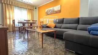 Casa  Beniopa. Amplia casa de 209 m2 con patio, terrazas y posibilidad de garaj