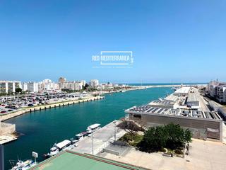 Pis  Mediterrania. Piso de 2 dormitorios y 1 bao con vistas al puerto en venta en