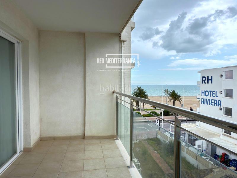Foto c5253bda-1632-48b4-b21a-6c1a63eaccaa. Apartamento  en primera linea playa en Gandia