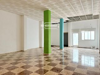 Geschäftsraum in Centro Histórico. Local junto al prado con patio y opción de salida de humos