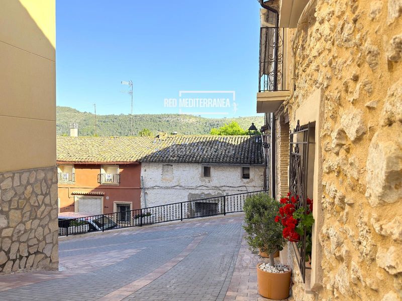 Foto d4265025-f59a-4f77-b37e-27c482f69555. Finca rústica a tossal 10 a Castellonet de la Conquesta