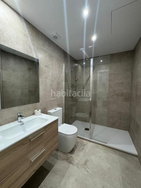Foto 70dee468-ecbb-4ab1-b182-67c6d20182dc. Edificio dos edificios colindantes en venta en Llefià Badalona