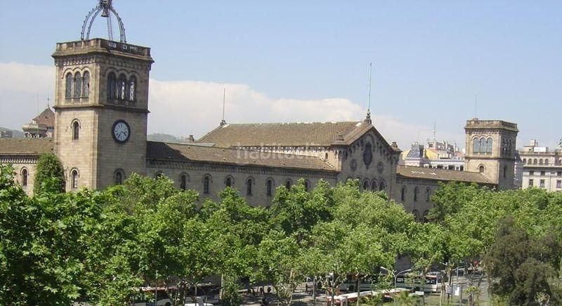 Foto 145cf4ae-0685-4486-9f56-6b04f528473a. Edifici a La Nova Esquerra de l´Eixample Barcelona