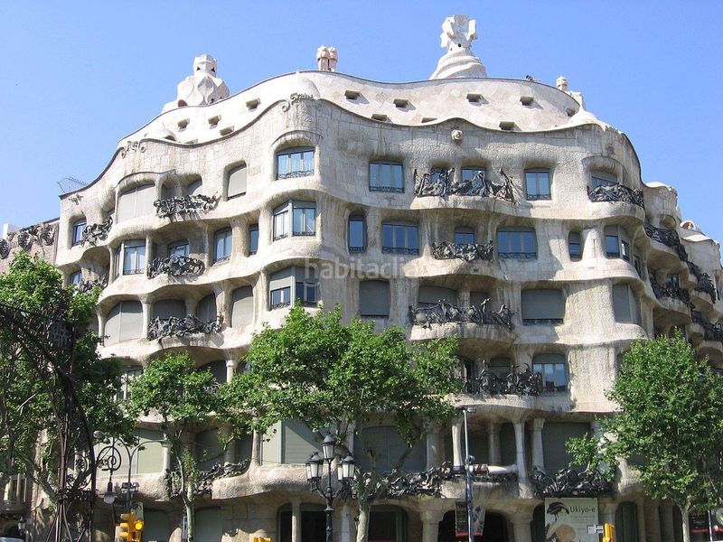 Foto d619724d-6cfb-49fb-93f9-8d6eb6e8775f. Edifici a La Nova Esquerra de l´Eixample Barcelona