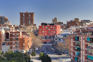 Appartamento in La Salut. Dos pisos y dos locales en venta en badalona