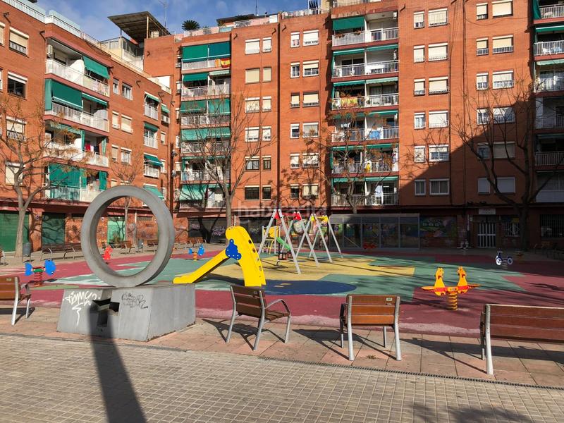 Foto abe0b9b9-b000-474c-b4f0-b51314f7a42d. Piso  exterior en venta en Llefià Badalona