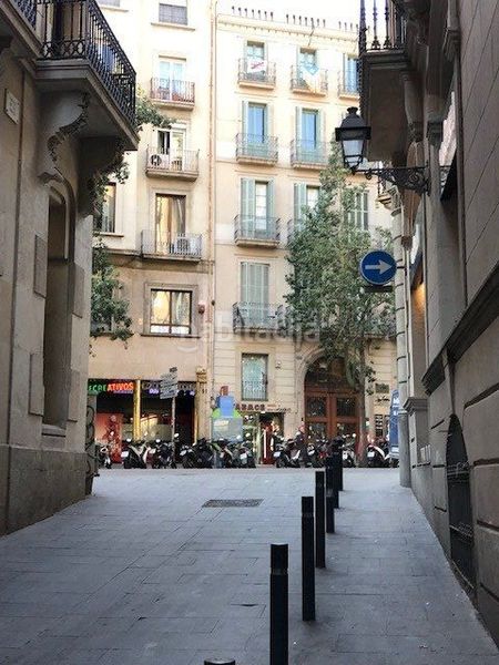 Foto 6d93fbc7-d6e8-439d-be5c-1d05c7b788c5. Lloguer edifici a Gòtic Barcelona