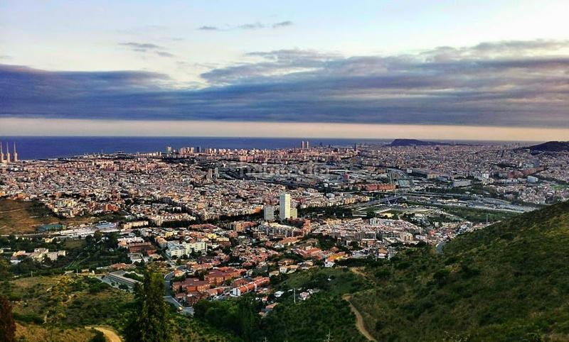 Foto 4e422caf-c95d-4ddd-8d7a-4bd838b55928. Edifici a El Raval Santa Coloma de Gramenet