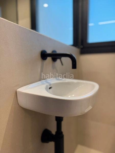 Foto 25535c2e-5a08-4423-a31d-bf0f3f282fbe. Rent penthouse with heating in Riu Sud Santa Coloma de Gramenet