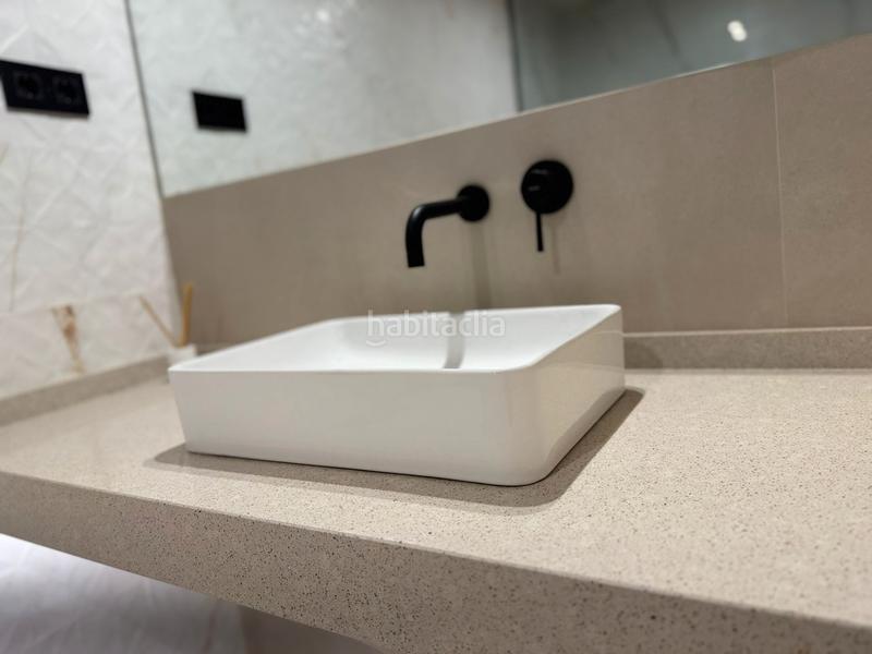 Foto 92789c1a-0e89-4cef-a21b-551418f623a3. Rent penthouse with heating in Riu Sud Santa Coloma de Gramenet