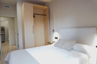 Lloguer Pis a Riu Sud. Piso en alquiler temporal en santa coloma de gramanet edificio d