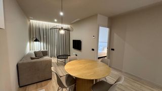Lloguer Pis a Riu Sud. Piso en alquiler temporal en santa coloma de gramanet edificio d