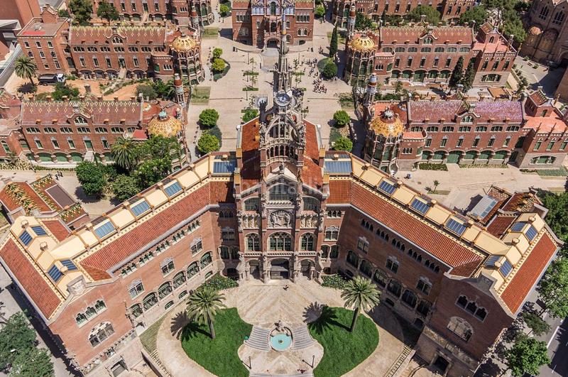 Foto 4d6d2046-6aca-400a-920b-01c86867df09. Piso lote de tres pisos en venta en el mismo edificio en Barcelona