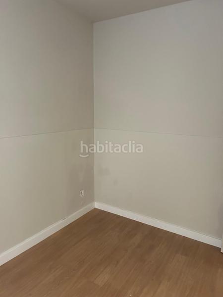 Foto 60bea9d1-1001-4663-a5c6-df85e1877864. Piso lote de tres pisos en venta en el mismo edificio en Barcelona