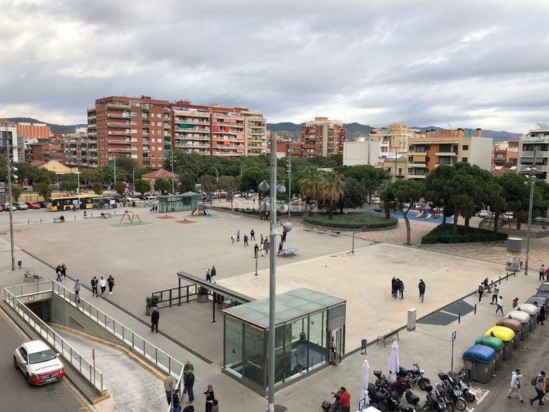 Foto 20e09169-0575-40cd-aa0f-f1a4f5229dd6. Gebäude in Centre Badalona