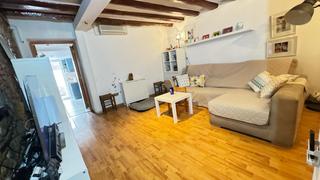 Zweistöckige Wohnung in Sant Andreu de Palomar. Bonito duplex con terraza en venta