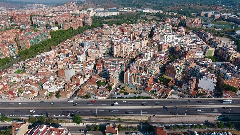Foto d813f166-e6e6-4c93-9b5c-651ec0acdf23. Edificio in Lloreda Badalona