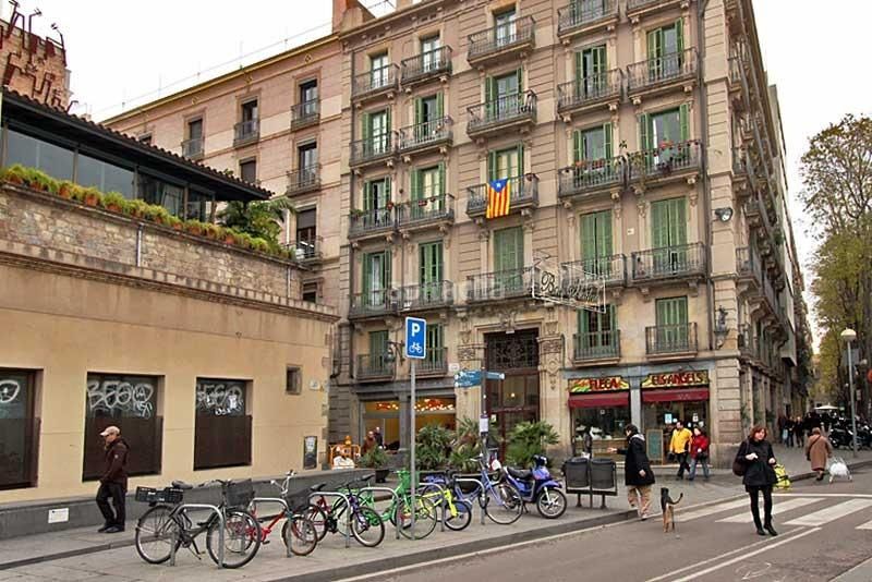 Foto 187ef633-1fed-4c9e-a138-8d7ff8587ca0. Edificio  en venta en ciutat vella en Raval Barcelona