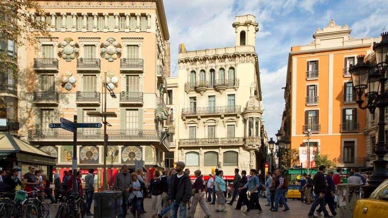 Foto 7abd4f38-6230-4768-a20c-988e219c4286. Edifici a Raval Barcelona