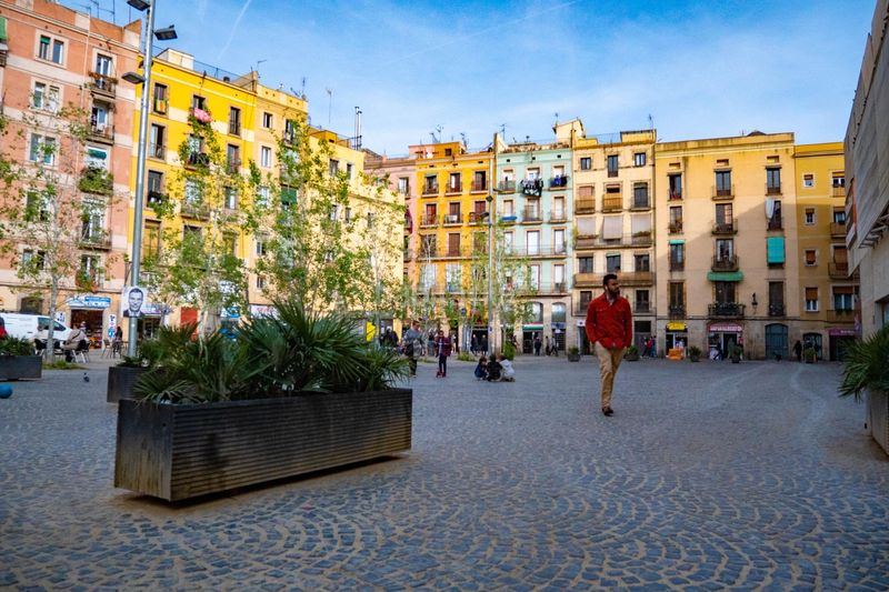 Foto a424502d-9846-4fe3-b884-4b392165b17d. Edificio  en venta en ciutat vella en Raval Barcelona