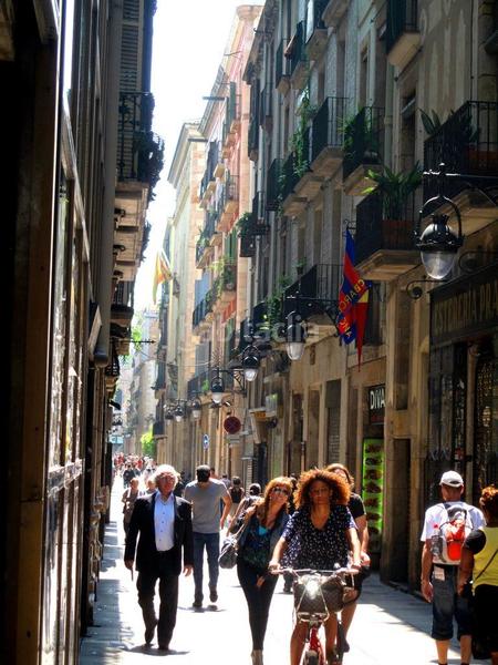 Foto c226e918-d9cc-415d-bcb0-a369cd794bce. Edifici a Raval Barcelona