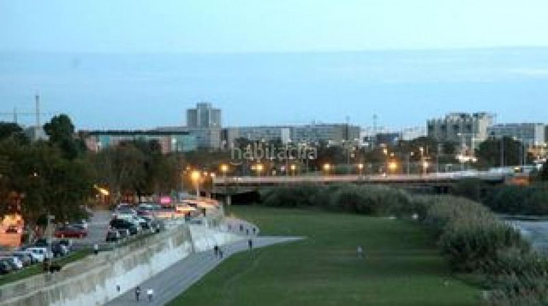 Foto 12ddeeba-108a-45e4-84af-4d8b9727f929. Edifici a Can Mariner Santa Coloma de Gramenet