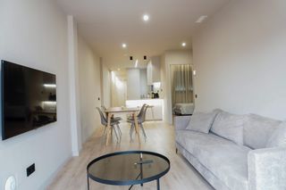 Rent Flat in Sant Roc. Piso en alquiler temporal en santa coloma de gramanet edificio d