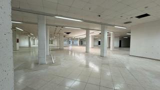 Lloguer Local Comercial a Sant Joan. Local en alquiler para supermercado