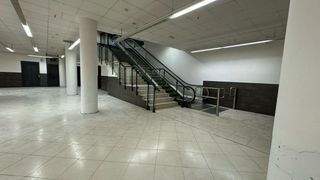Lloguer Local Comercial a Sant Joan. Local en alquiler para supermercado