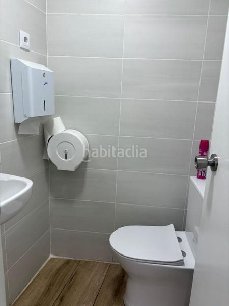 Foto c80edf08-138b-4152-a145-42bd903ee97a. Local comercial bar en venta en pleno funcionamiento sant adrià del besòs en Sant Adrià de Besòs