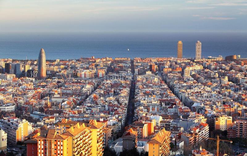 Foto d91d28a9-3440-4203-992f-85c00a29c23d. Piso  a reformar en finca règia eixample esquerra en Barcelona