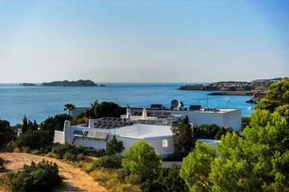 Casa adossada a Cala Vedella-Cala Tarida. Adosado con vistas al mar en es puig de mar  ibiza