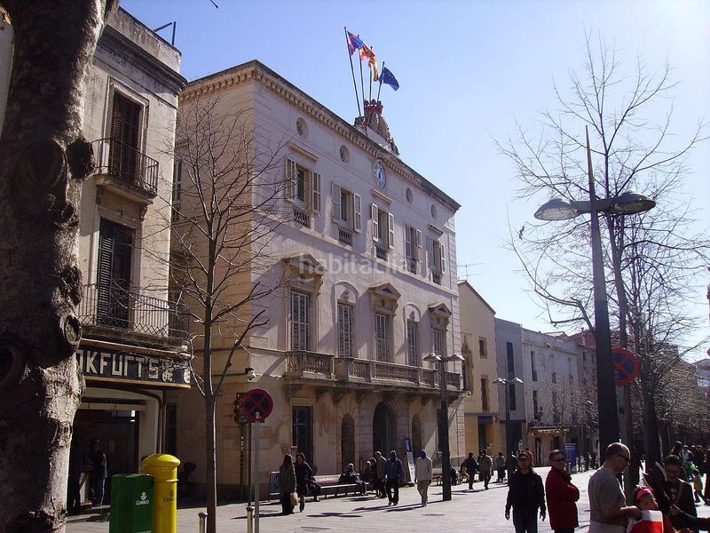 Foto 0538c250-8829-4ade-a5f4-e54ebf078d8a. Edifici a Peramàs Mataró